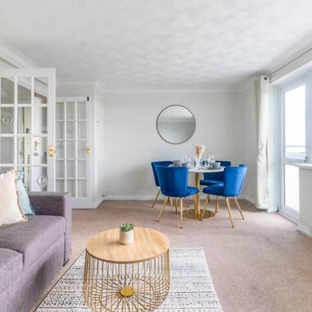 Trendy Sea View 2 Bedroom Sleeps 6 - Free Parking Bornemouth Extérieur photo