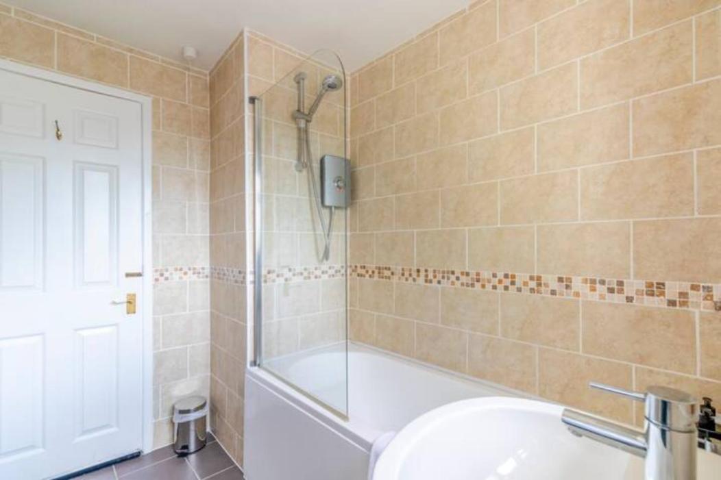 Trendy Sea View 2 Bedroom Sleeps 6 - Free Parking Bornemouth Extérieur photo